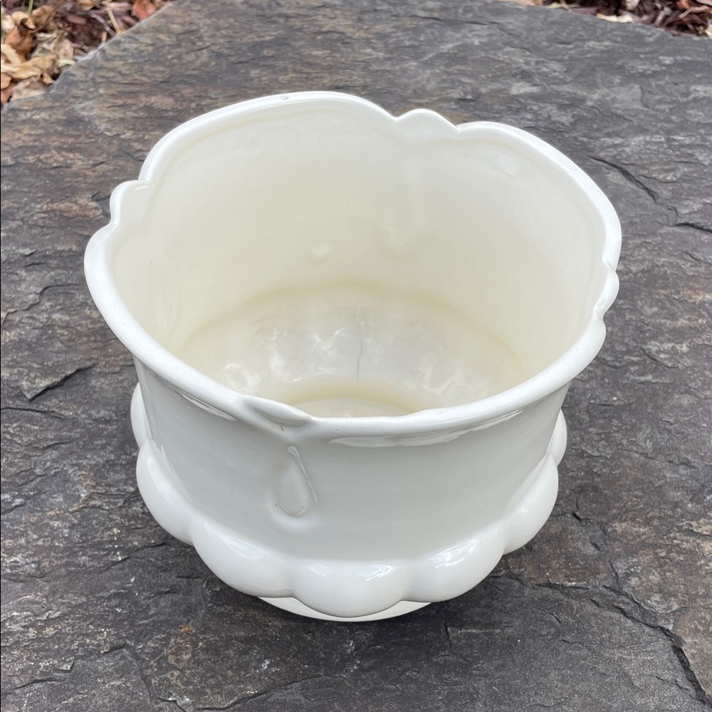Awesome Vintage Haeger White Ceramic Art Deco Planter